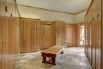 All complexes offer ski lockers